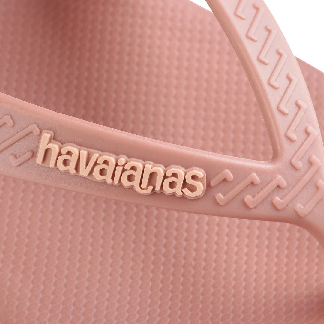 Chinelo Plataforma High Rosa Crocus: Conforto Elevado e Estilo Vibrante para Seus Pés