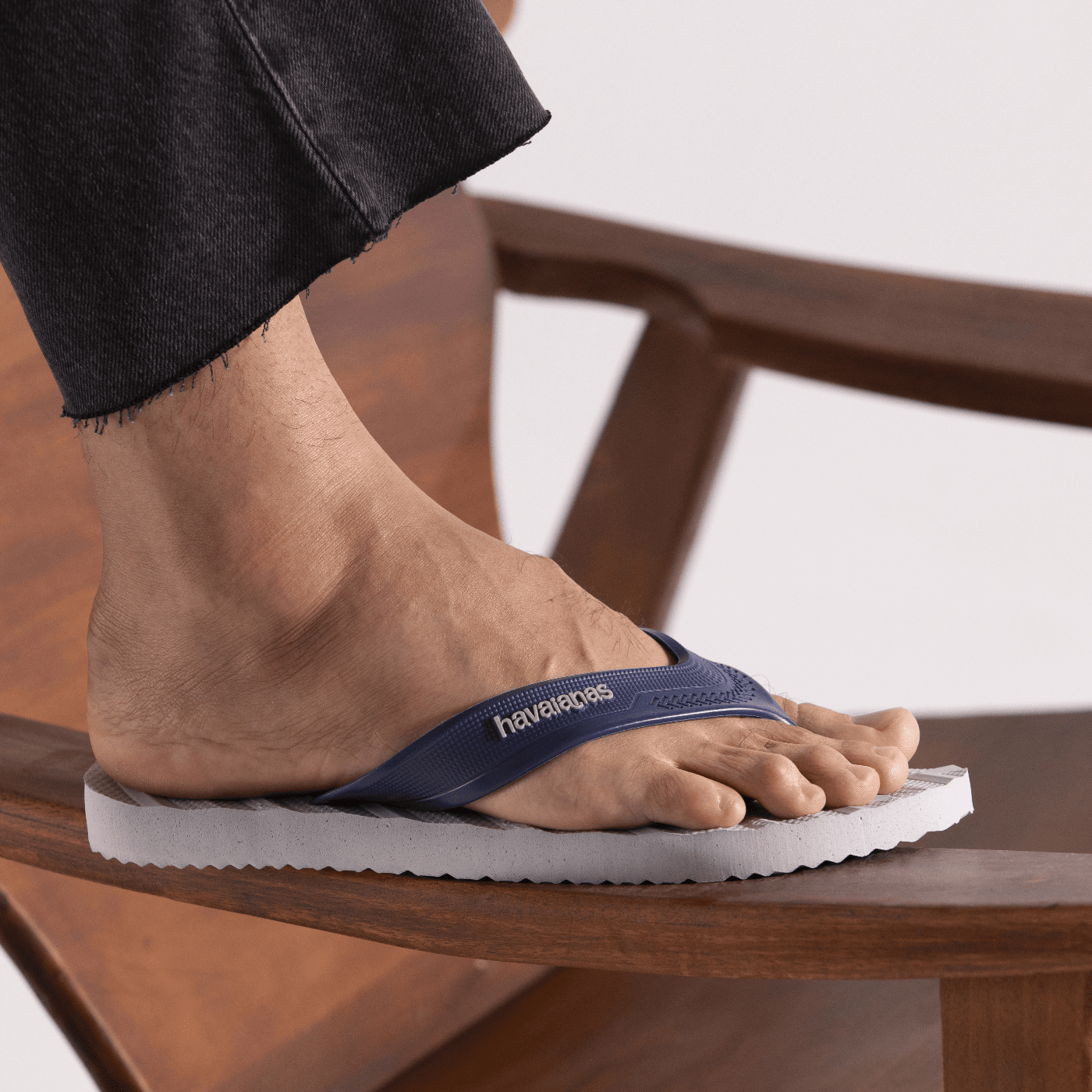 Chinelo  Track Waves Masculino: Conforto Supremo, Aderência Segura e Estilo Prático